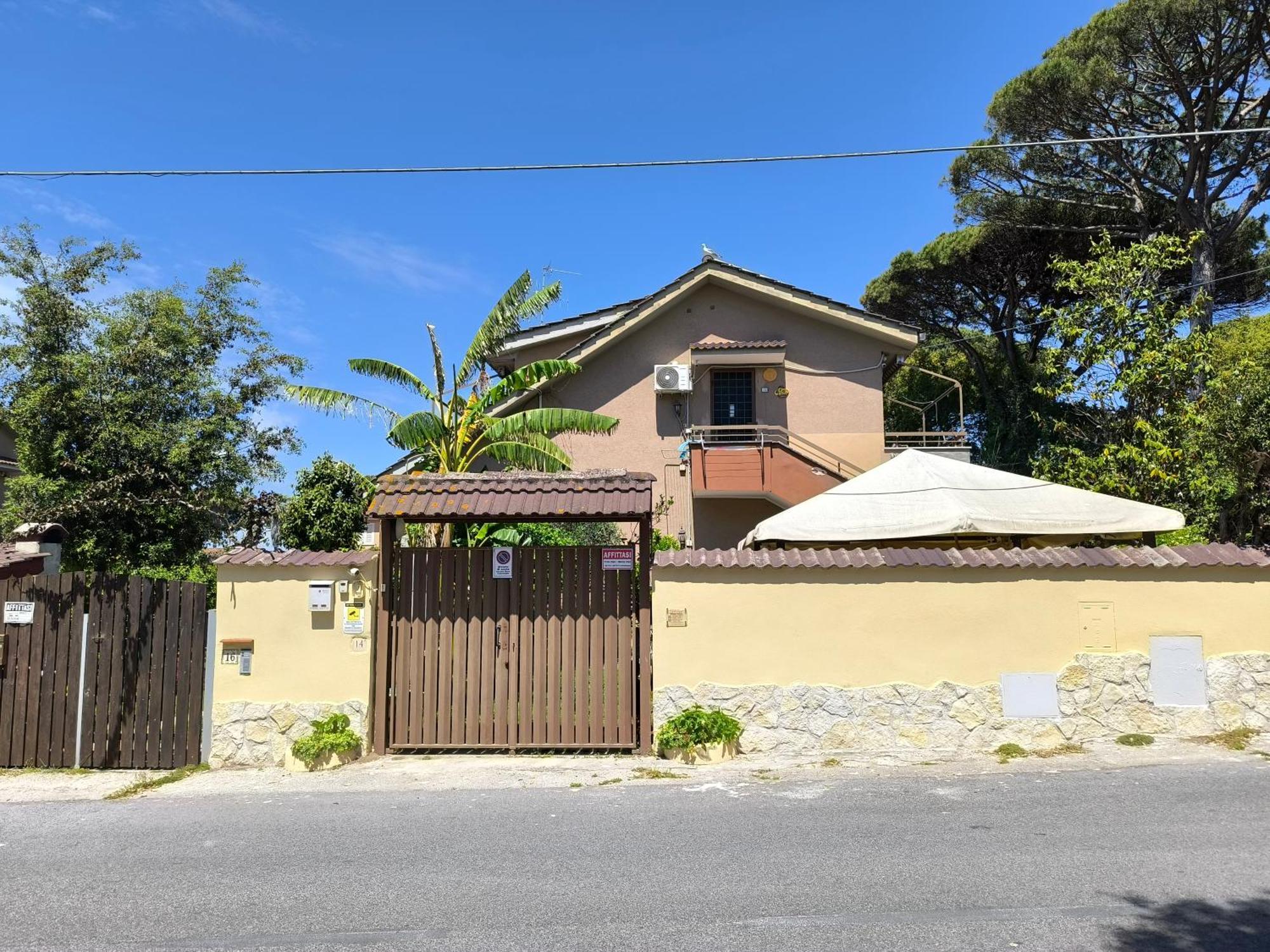 Villa Rimini - Seaview & Roman Holidays Apartments - Garden&Beach 300Mt Анцио Екстериор снимка